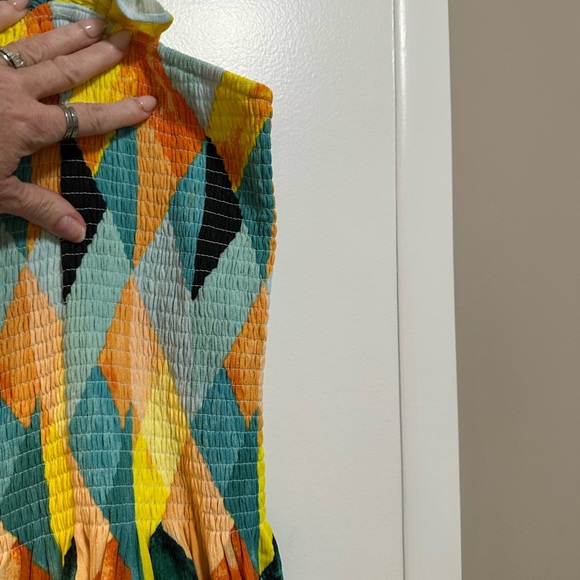 Colorful Geometric Patterned Top - Picture 4 of 4